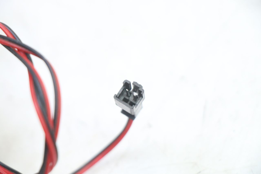 photo de TRASERO IZQUIERDO INTERMITENTE URBANGLIDE E-CROSS PRO 1 - Detalles de los puntos de fijación