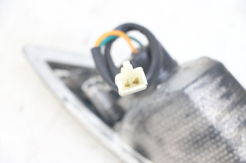 photo de INTERMITENTE TRASERO IZQUIERDO SYM FIDDLE 3 III 125 (2014 - 2020) - Primer plano técnico