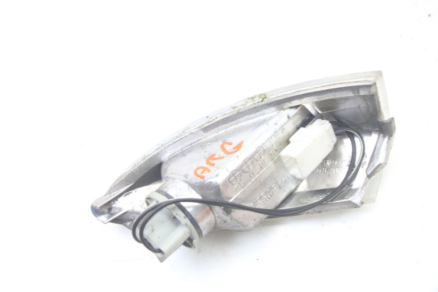 photo de INTERMITENTE TRASERO IZQUIERDO PIAGGIO FLY 2T 50 (2004 - 2017) - Otra perspectiva