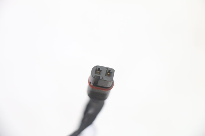 photo de TRASERO IZQUIERDO INTERMITENTE BMW G310 R 310 (2016 - 2020) - Primer plano técnico