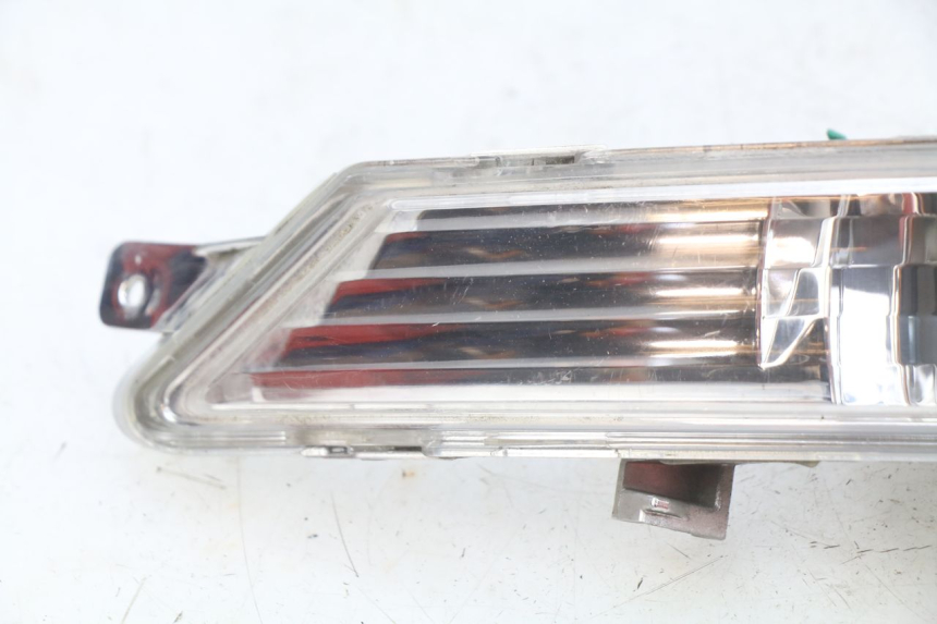 photo de INTERMITENTE TRASERO IZQUIERDO PEUGEOT GEOPOLIS 400 (2007 - 2013) - Primer plano técnico