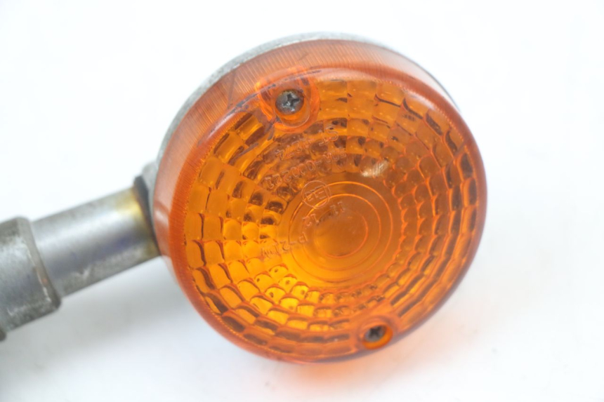 photo de TRASERO IZQUIERDO INTERMITENTE SUZUKI GN 125 (1997 - 2000) - Detalle de la pieza