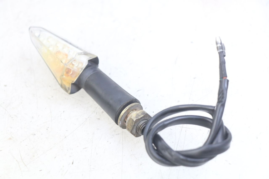 photo de INTERMITENTE TRASERO IZQUIERDO NECO GPX 4T 50 (2018 - 2022) - Otra perspectiva