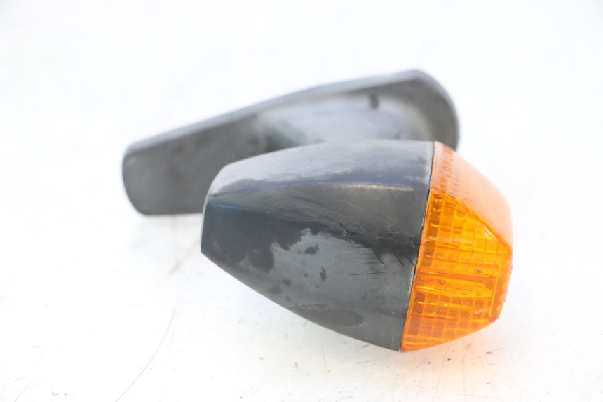 photo de TRASERO IZQUIERDO INTERMITENTE KAWASAKI GPX F ZX750F 750 (1986 - 1990) - Estado de la superficie y material