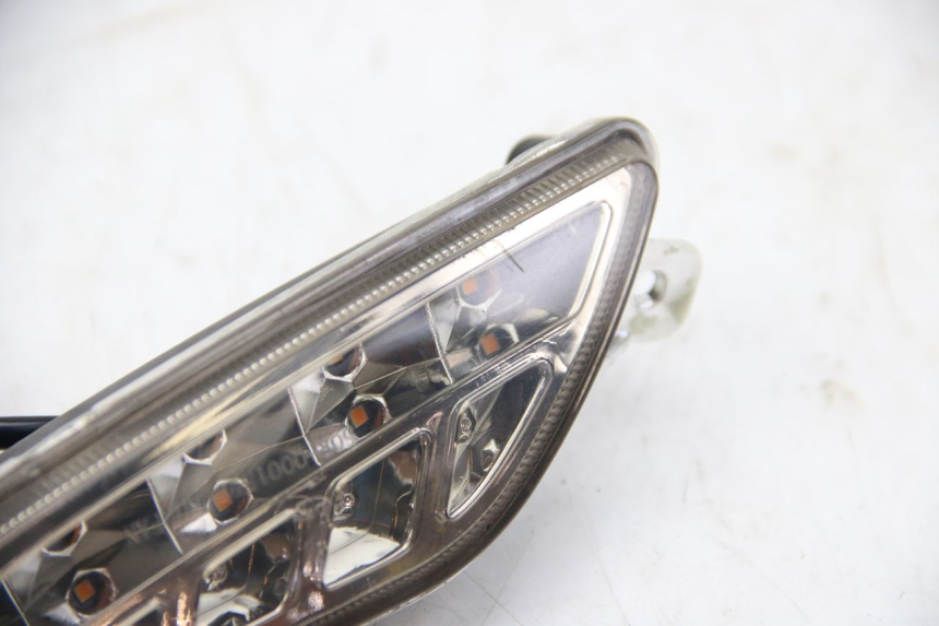 photo de INTERMITENTE TRASERO IZQUIERDO JM MOTORS GT LINE 4T 50 (2021 - 2023) - Detalle de la pieza