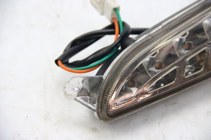 photo de INTERMITENTE TRASERO IZQUIERDO JM MOTORS GT LINE 4T 50 (2021 - 2023) - Zoom estado de uso