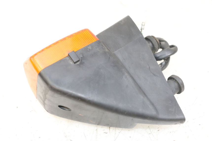 photo de TRASERO IZQUIERDO INTERMITENTE HONDA CBR F 1000 (1993 - 1996) - Zoom estado de uso