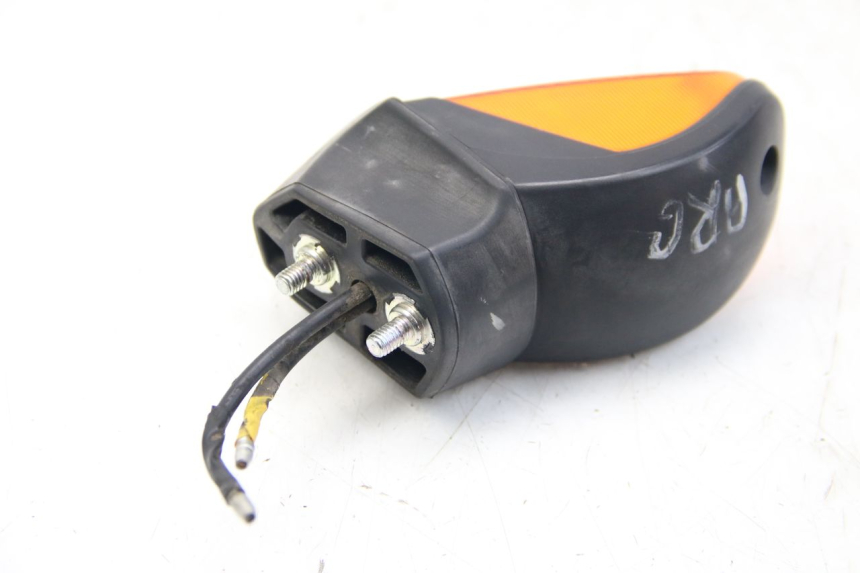 photo de INTERMITENTE TRASERO IZQUIERDO YAMAHA HW XENTER 125 (2011 - 2017) - Otra perspectiva