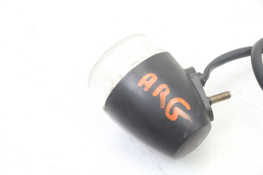 photo de INTERMITENTE TRASERO IZQUIERDO KYMCO AGILITY 4T 50 (2018 - 2022) - Primer plano técnico