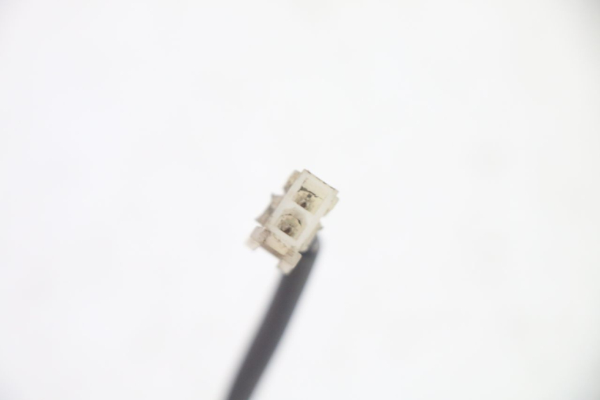 photo de INTERMITENTE TRASERO IZQUIERDO PEUGEOT LUDIX 50 (2005 - 2007) - Primer plano técnico