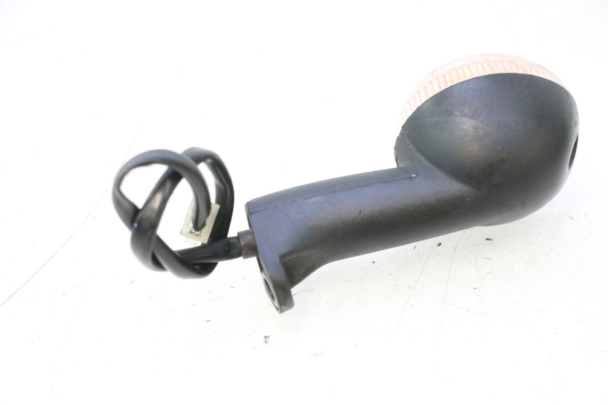photo de INTERMITENTE TRASERO IZQUIERDO PEUGEOT LUDIX 50 (2008 - 2017) - Primer plano técnico