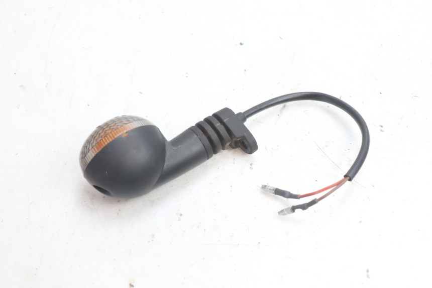 photo de TRASERO IZQUIERDO INTERMITENTE RIEJU MRT PRO SUPERMOTARD 50 (2007 - 2018) - Primer plano técnico