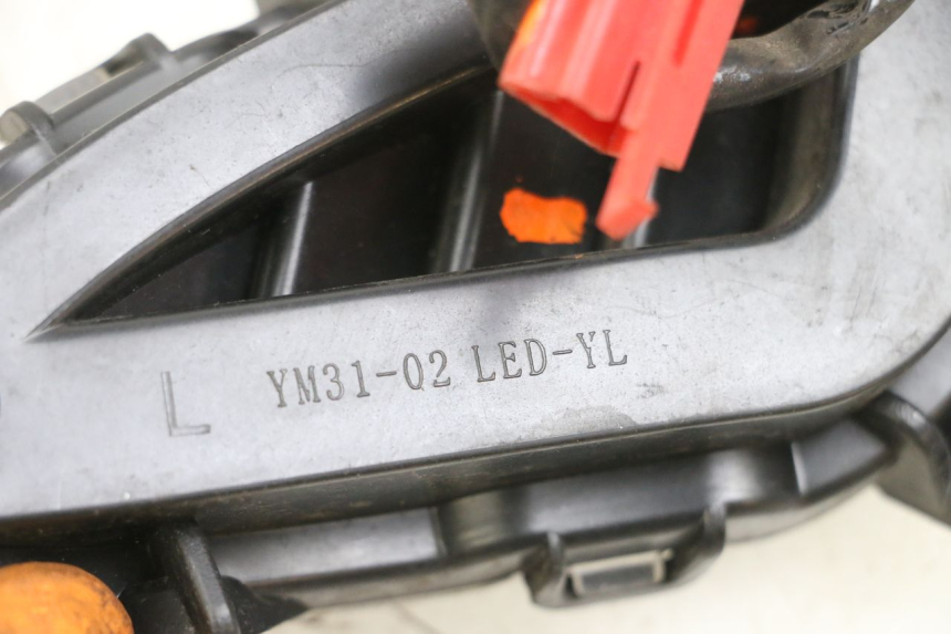 photo de TRASERO IZQUIERDO INTERMITENTE JM MOTORS OLDIES GT 4T 50 (2018 - 2025) - Detalle de la pieza