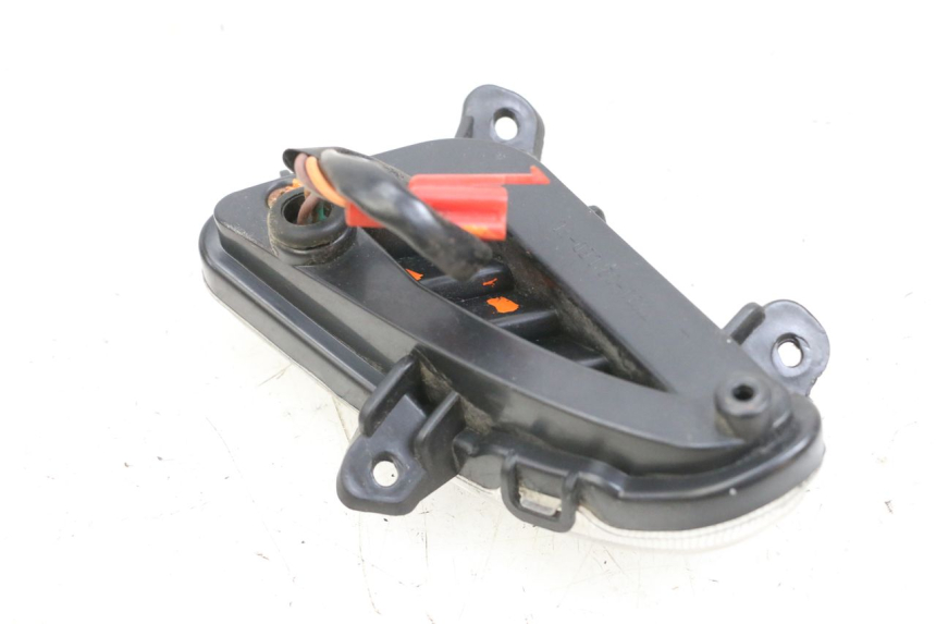 photo de TRASERO IZQUIERDO INTERMITENTE JM MOTORS OLDIES GT 4T 50 (2018 - 2025) - Primer plano técnico