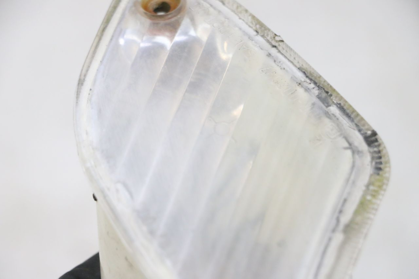 photo de TRASERO IZQUIERDO INTERMITENTE PIAGGIO VESPA GRANTURISMO 200 (2004 - 2005) - Estado de la superficie y material