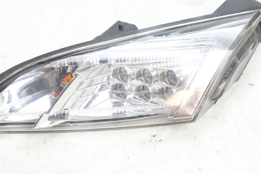 photo de TRASERO IZQUIERDO INTERMITENTE PEUGEOT SATELIS 125 (2013 - 2018) - Zoom estado de uso