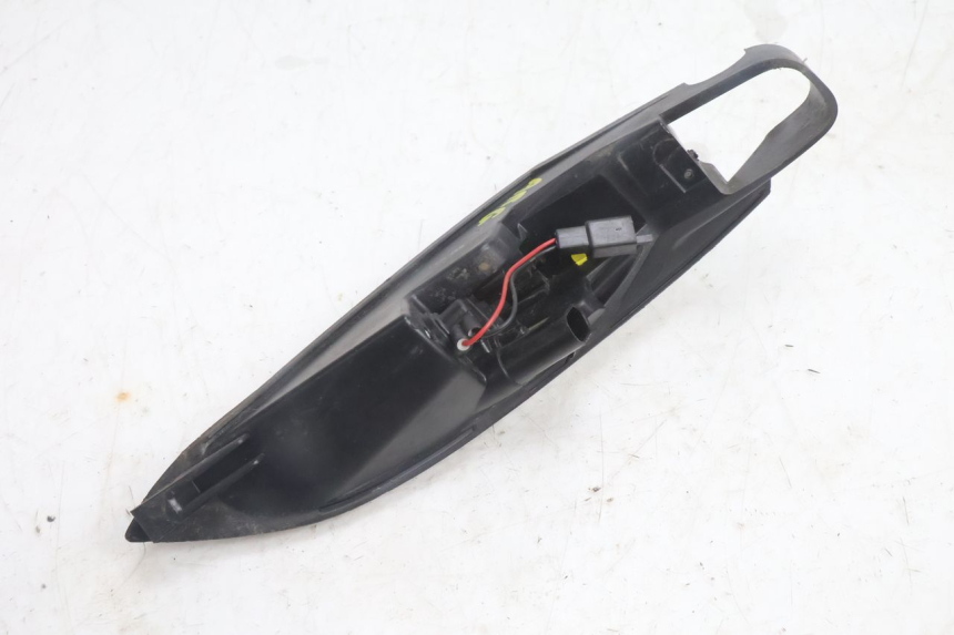 photo de TRASERO IZQUIERDO INTERMITENTE PEUGEOT SATELIS 125 (2013 - 2018) - Primer plano técnico
