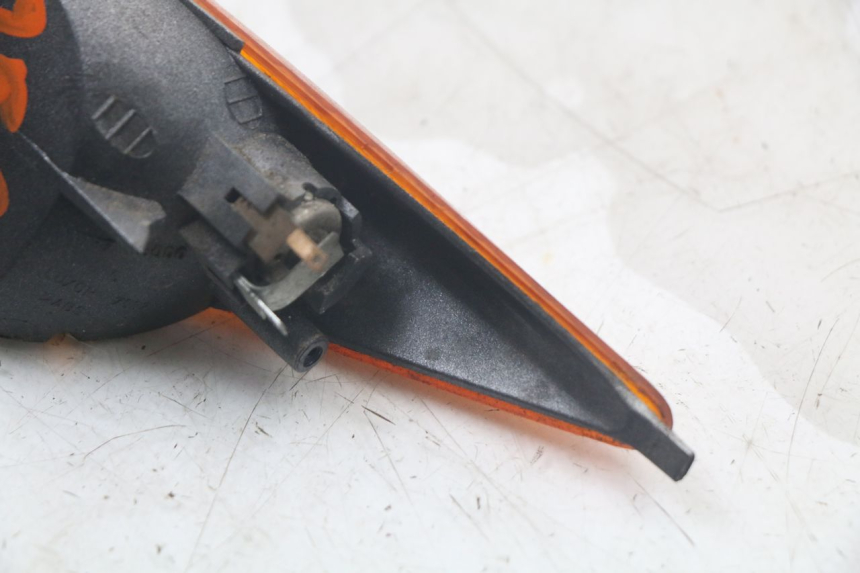 photo de INTERMITENTE TRASERO IZQUIERDO PEUGEOT SPEEDFIGHT 100 (1997 - 2007) - Estado de la superficie y material