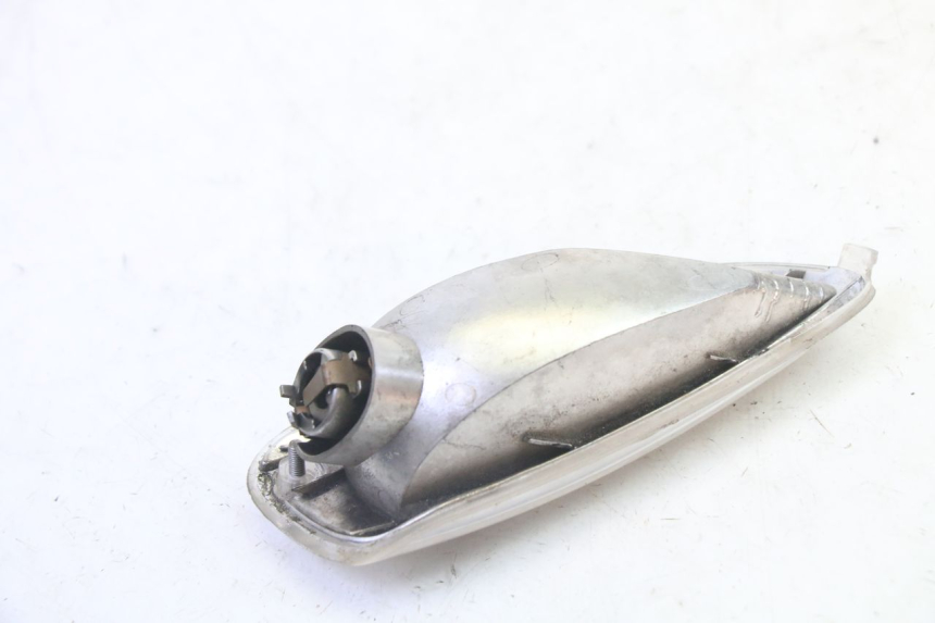 photo de TRASERO IZQUIERDO INTERMITENTE APRILIA SR R 2T LC 50 (2018 - 2021) - Primer plano técnico