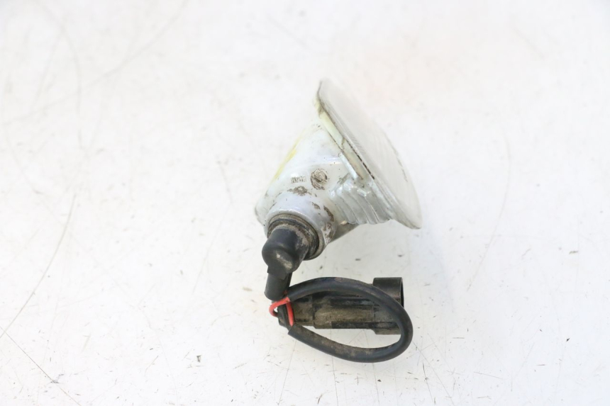 photo de INTERMITENTE TRASERO IZQUIERDO PIAGGIO VESPA PRIMAVERA 2T 50 (2013 - 2018) - Primer plano técnico