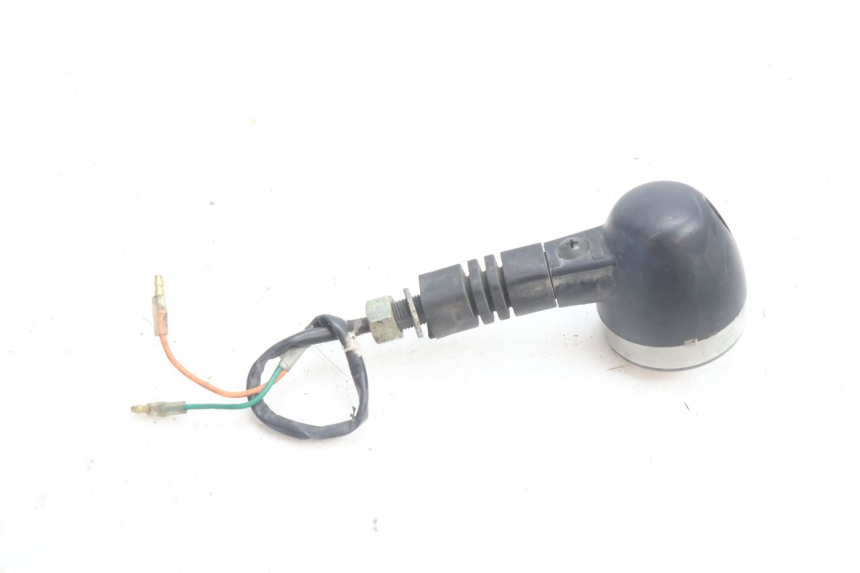photo de TRASERO IZQUIERDO INTERMITENTE DAELIM VJ ROADWIN 125 (2004 - 2007) - Primer plano técnico