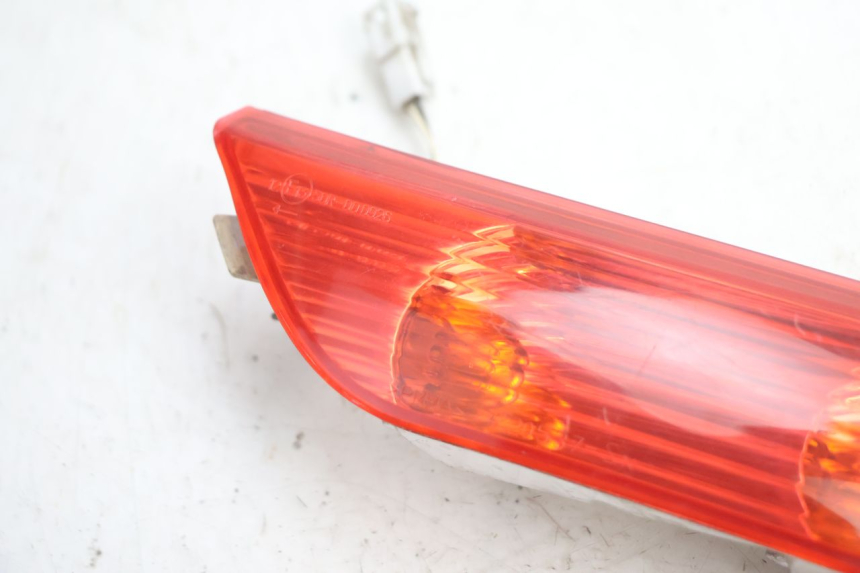 photo de TRASERO IZQUIERDO INTERMITENTE PIAGGIO X8 STREET 125 (2006 - 2007) - Detalle de la pieza