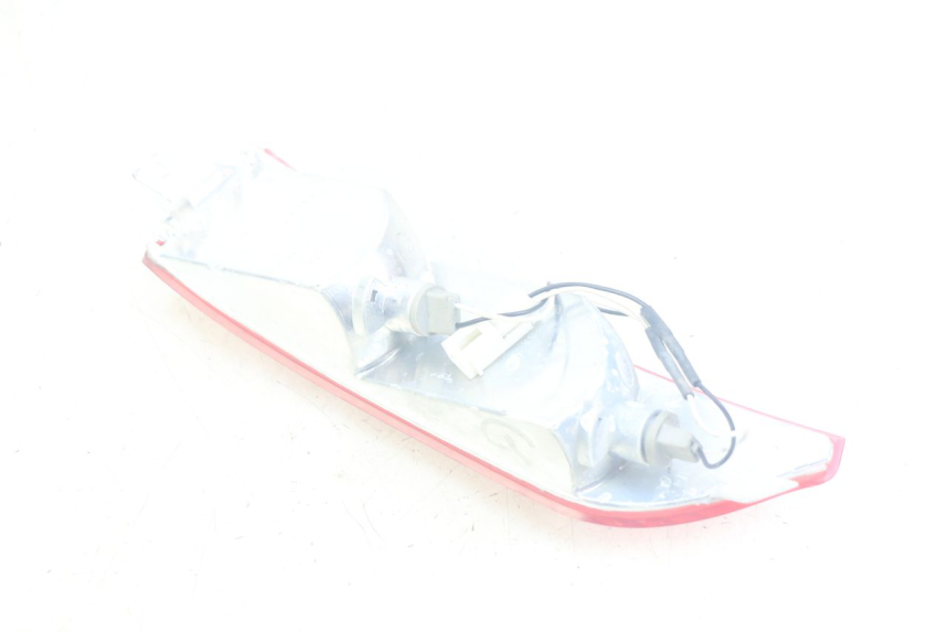 photo de INTERMITENTE TRASERO IZQUIERDO PIAGGIO X8 125 (2004 - 2007) - Otra perspectiva