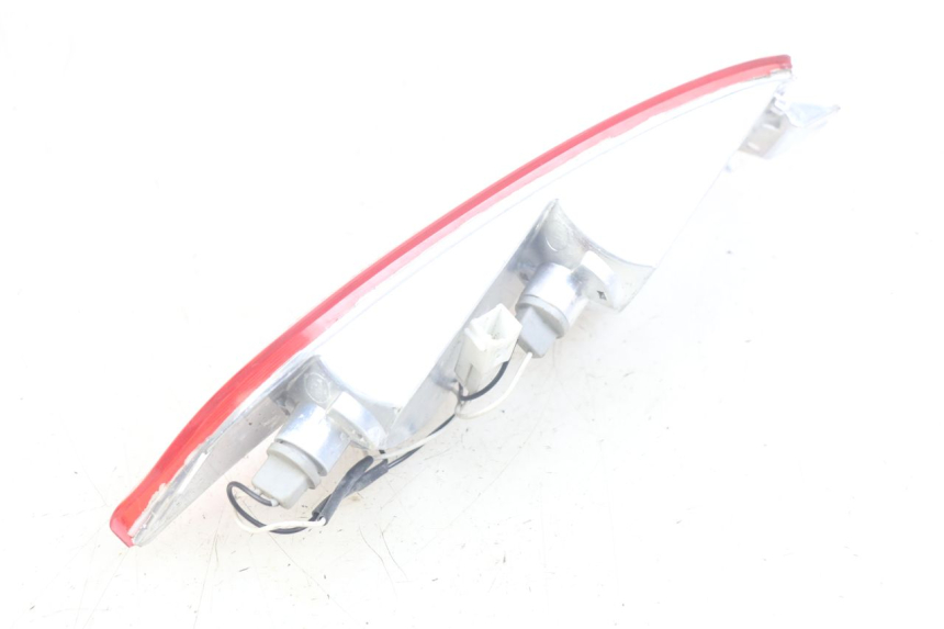 photo de INTERMITENTE TRASERO IZQUIERDO PIAGGIO X8 125 (2004 - 2007) - Estado de la superficie y material