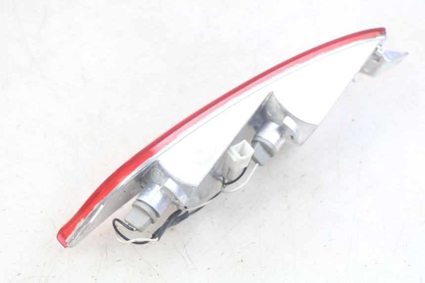 photo de INTERMITENTE TRASERO IZQUIERDO PIAGGIO X8 125 (2004 - 2007) - Recambio usado revisado