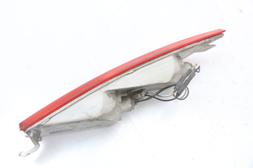 photo de INTERMITENTE TRASERO IZQUIERDO PIAGGIO X8 125 (2004 - 2007) - Primer plano técnico