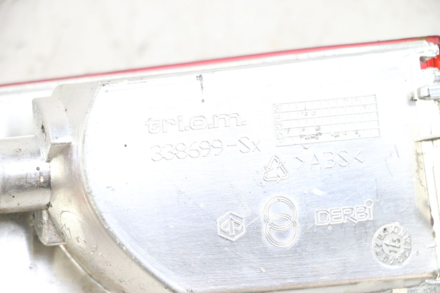 photo de INTERMITENTE TRASERO IZQUIERDO PIAGGIO X8 125 (2004 - 2007) - Detalle de la pieza