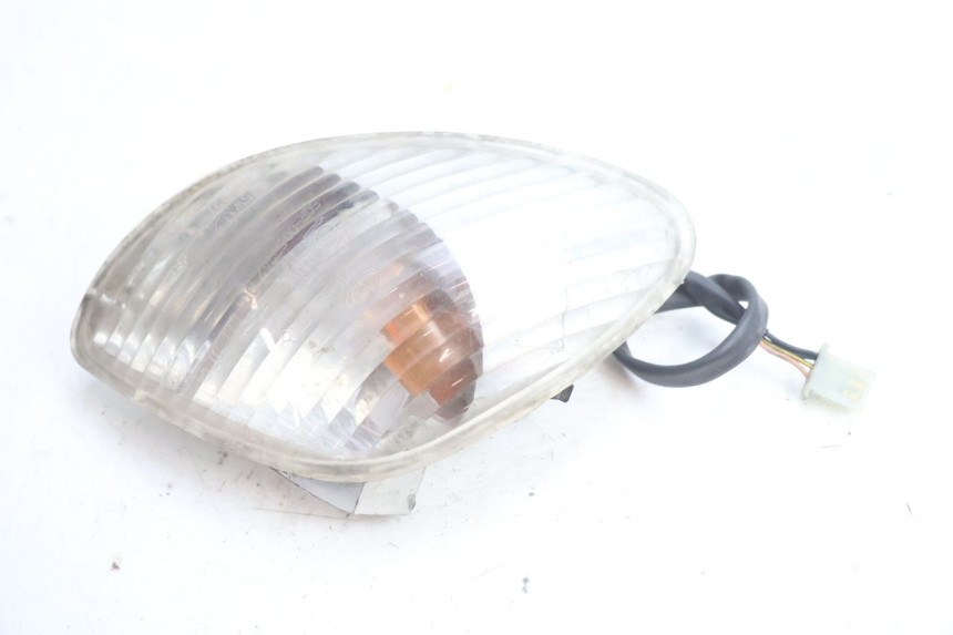 photo de INTERMITENTE TRASERO IZQUIERDO PIAGGIO X9 EVOLUTION 125 (2003 - 2007) - Primer plano técnico