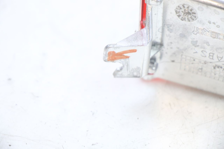 photo de INTERMITENTE TRASERO IZQUIERDO PIAGGIO XEVO - X EVO 125 (2007 - 2017) - Detalles de los puntos de fijación