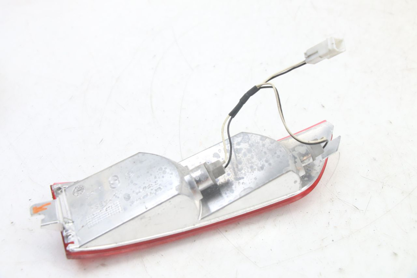 photo de INTERMITENTE TRASERO IZQUIERDO PIAGGIO XEVO - X EVO 125 (2007 - 2017) - Estado de la superficie y material