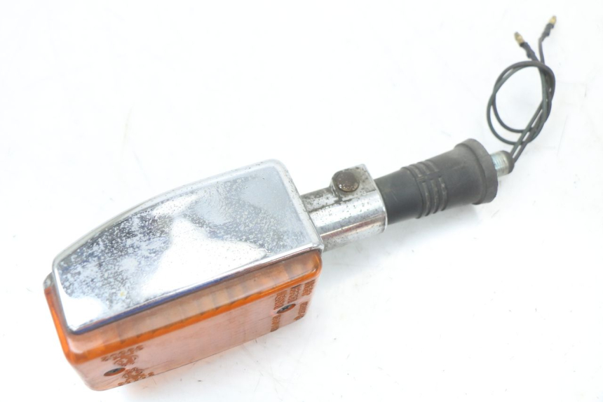 photo de TRASERO IZQUIERDO INTERMITENTE YAMAHA XJ F 900 (1983 - 1994) - Otra perspectiva