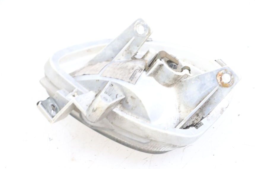 photo de TRASERO IZQUIERDO INTERMITENTE YAMAHA YN NEO'S 50 (1997 - 2004) - Primer plano técnico