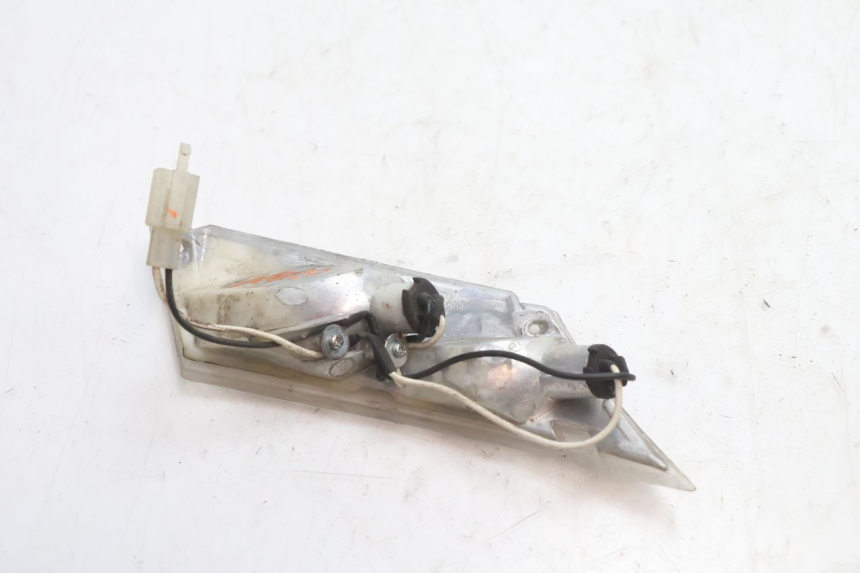 photo de INTERMITENTE TRASERO IZQUIERDO PIAGGIO ZIP 2T 50 (2009 - 2019) - Otra perspectiva