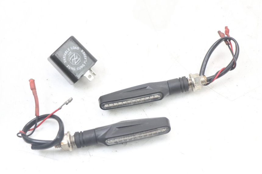 photo de TRASERO INTERMITENTE SUZUKI GS F 500 (2004 - 2007) - Vista principal