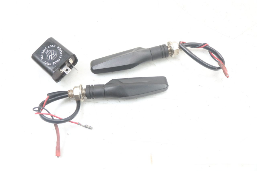 photo de TRASERO INTERMITENTE SUZUKI GS F 500 (2004 - 2007) - Detalle de la pieza