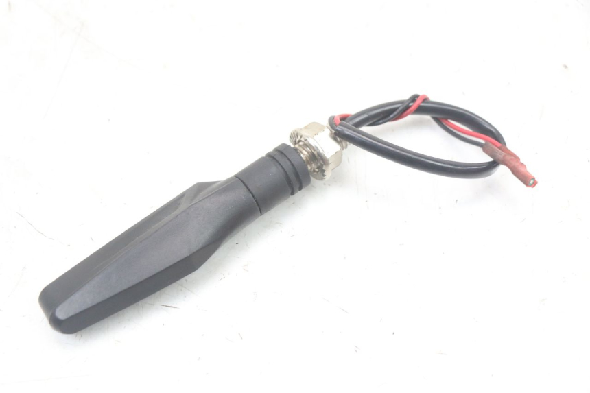 photo de TRASERO INTERMITENTE SUZUKI GS F 500 (2004 - 2007) - Otra vista del artículo