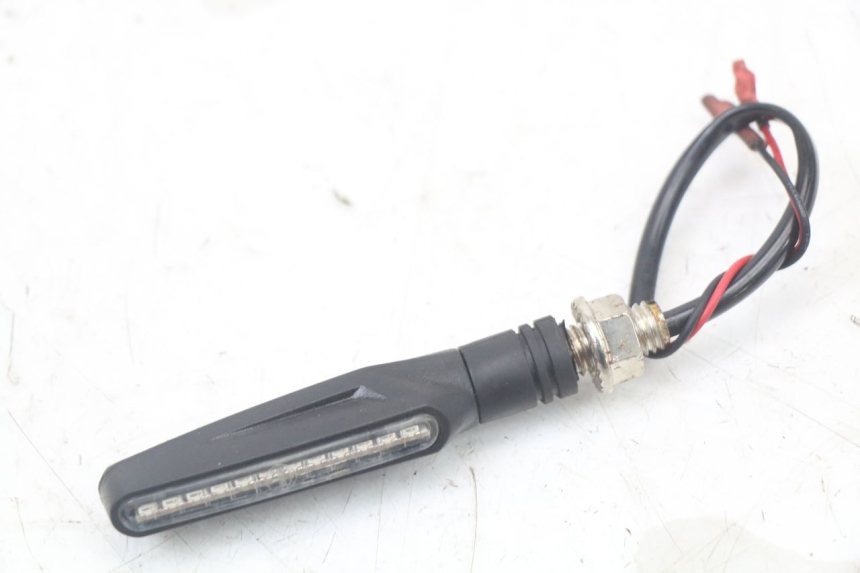 photo de TRASERO INTERMITENTE SUZUKI GS F 500 (2004 - 2007) - Recambio usado revisado