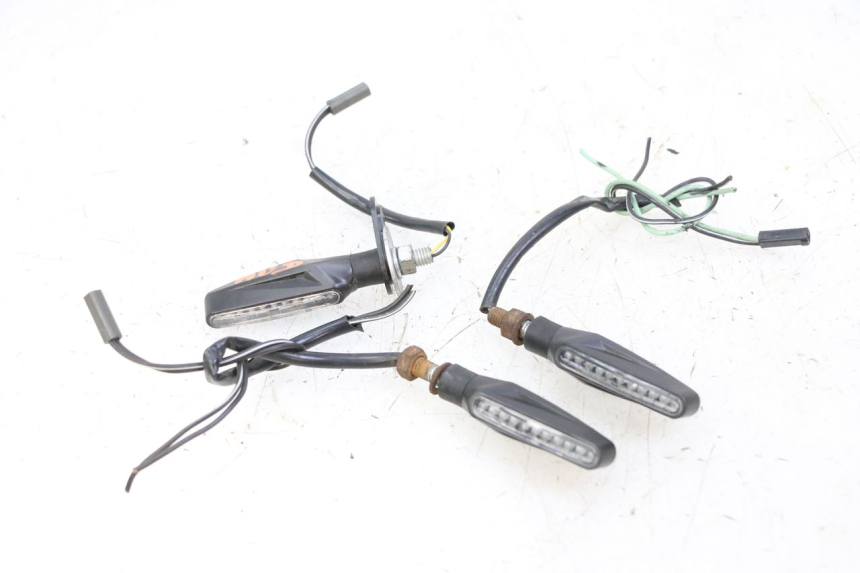 photo de TRASERO INTERMITENTE SUZUKI GSR 750 (2011 - 2017) - Vista principal