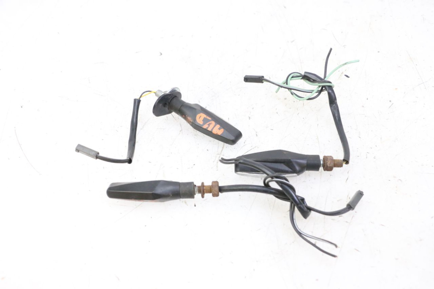 photo de TRASERO INTERMITENTE SUZUKI GSR 750 (2011 - 2017) - Zoom estado de uso