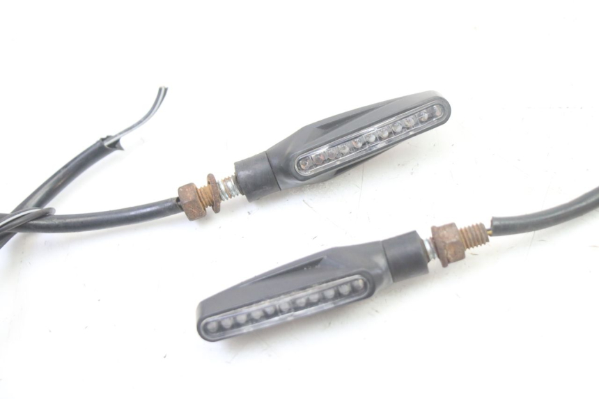 photo de TRASERO INTERMITENTE SUZUKI GSR 750 (2011 - 2017) - Otra perspectiva