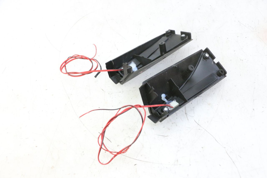 photo de TRASERO INTERMITENTE HITWAY H5 1 - Detalle de la pieza