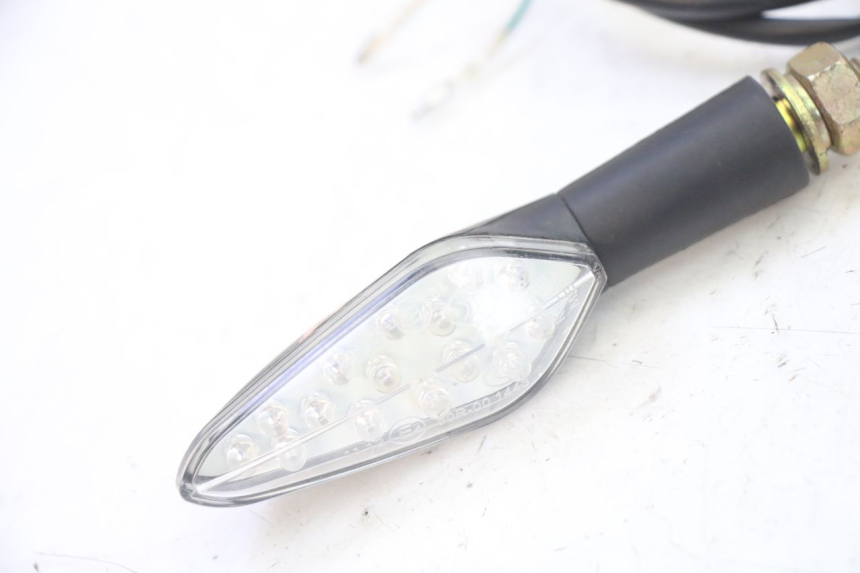 photo de TRASERO INTERMITENTE KIDEN KD125-G 125 (2018 - 2022) - Zoom estado de uso