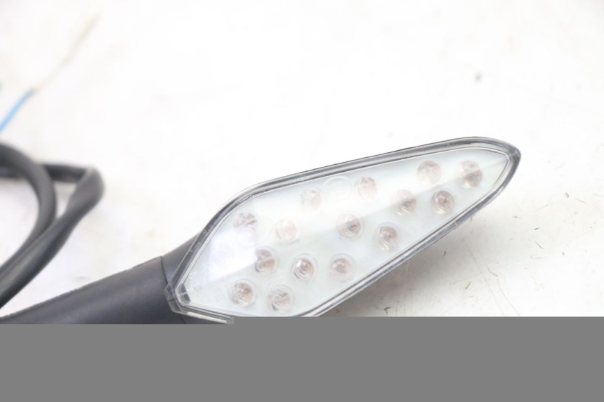 photo de TRASERO INTERMITENTE KIDEN KD125-G 125 (2018 - 2022) - Primer plano técnico