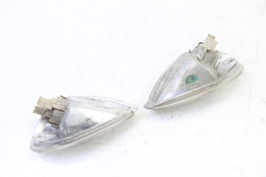 photo de TRASERO INTERMITENTE PIAGGIO LIBERTY 4T 50 (2009 - 2015) - Primer plano técnico