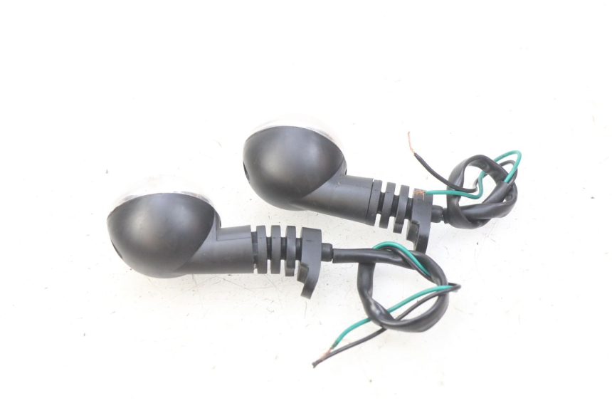 photo de INTERMITENTE TRASERO PEUGEOT LUDIX 50 (2008 - 2017) - Otra perspectiva