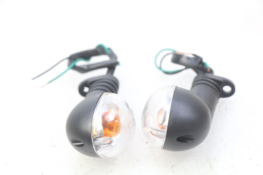 photo de INTERMITENTE TRASERO PEUGEOT LUDIX 50 (2008 - 2017) - Primer plano técnico